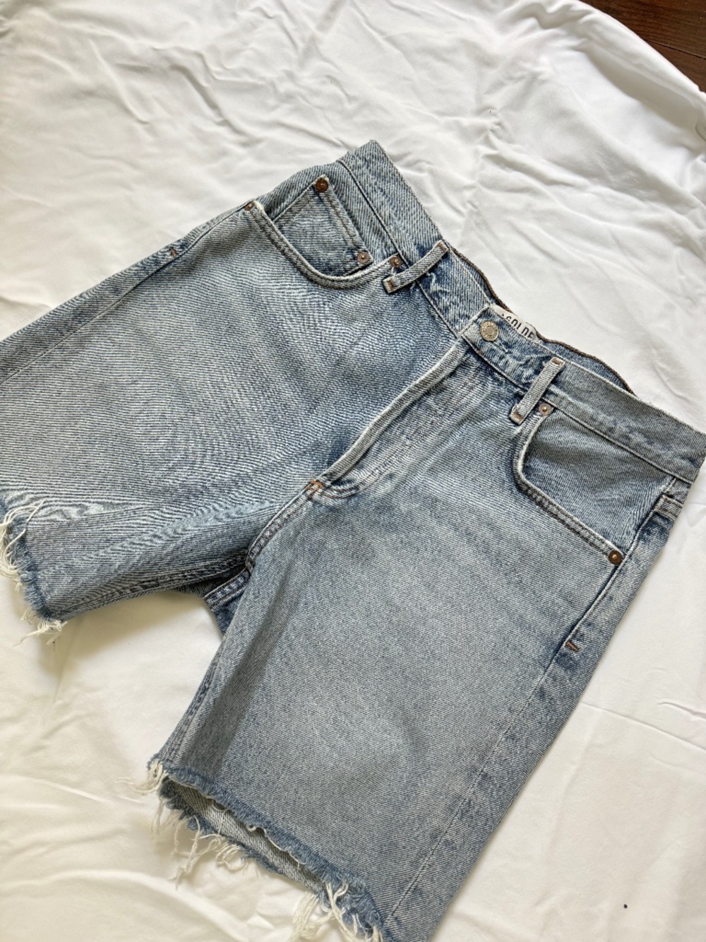 AGOLDE Rumi (sz 27) high-rise mid-thigh cut-off denim shorts